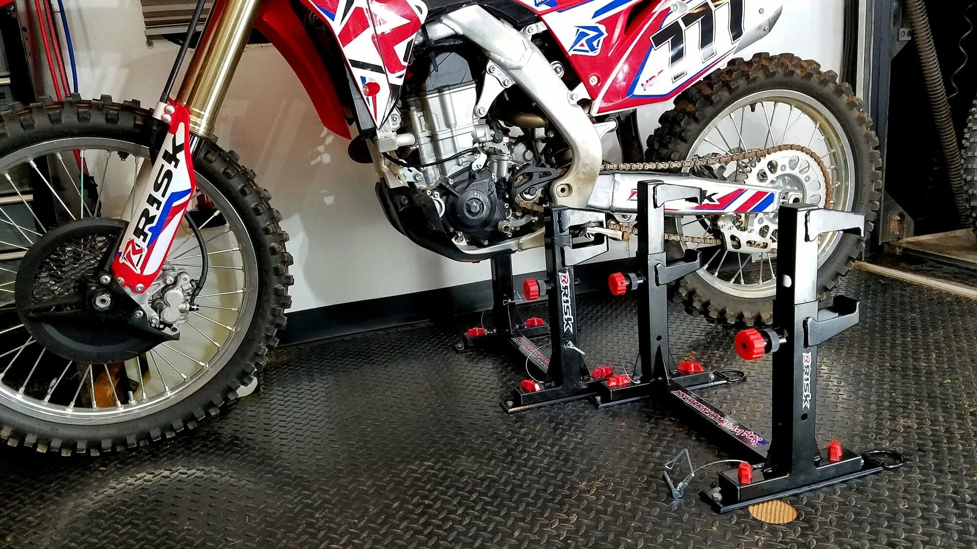 Lock n load. Крепеж для мотоцикла lock on load. Lock and load игра. Крепеж для мотоцикла lock on load. Lock n load.