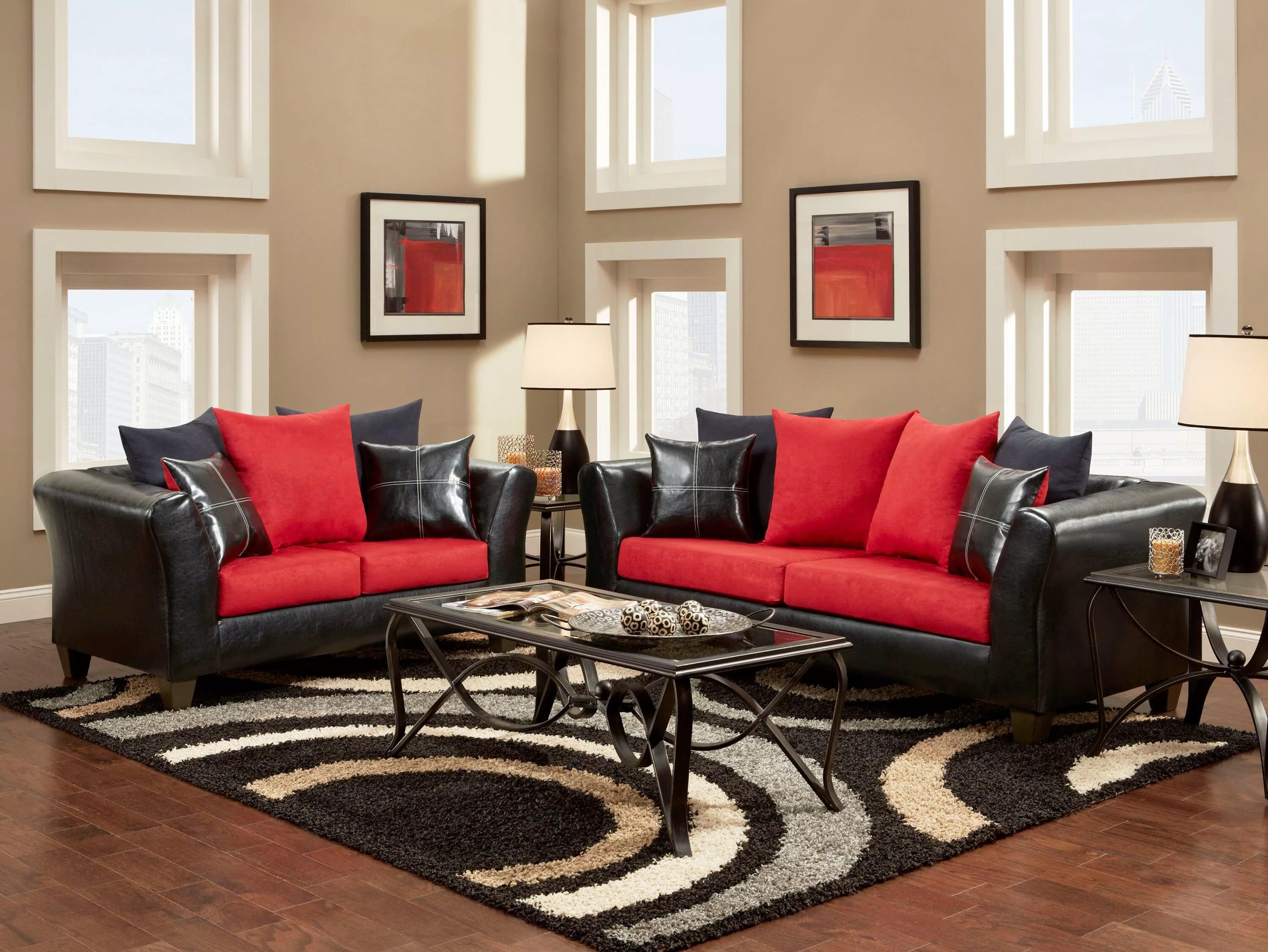 Идеально подходит для большой. Красный диван в интерьере гостиной. Красная мебель в интерьере гостиной. Красный ковер в интерьере гостиной. Темный диван в интерьере.