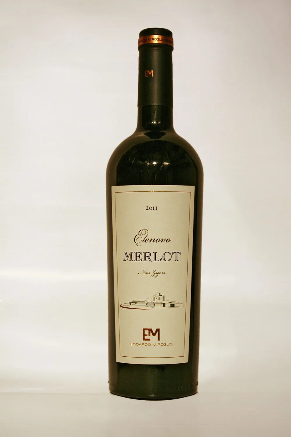 Gunko winery винодельня. Высокий берег мерло красное сухое. Вино каберне мерло красное сухое 0. Российское вино мерло. Мюллер тургау вино высокий берег.