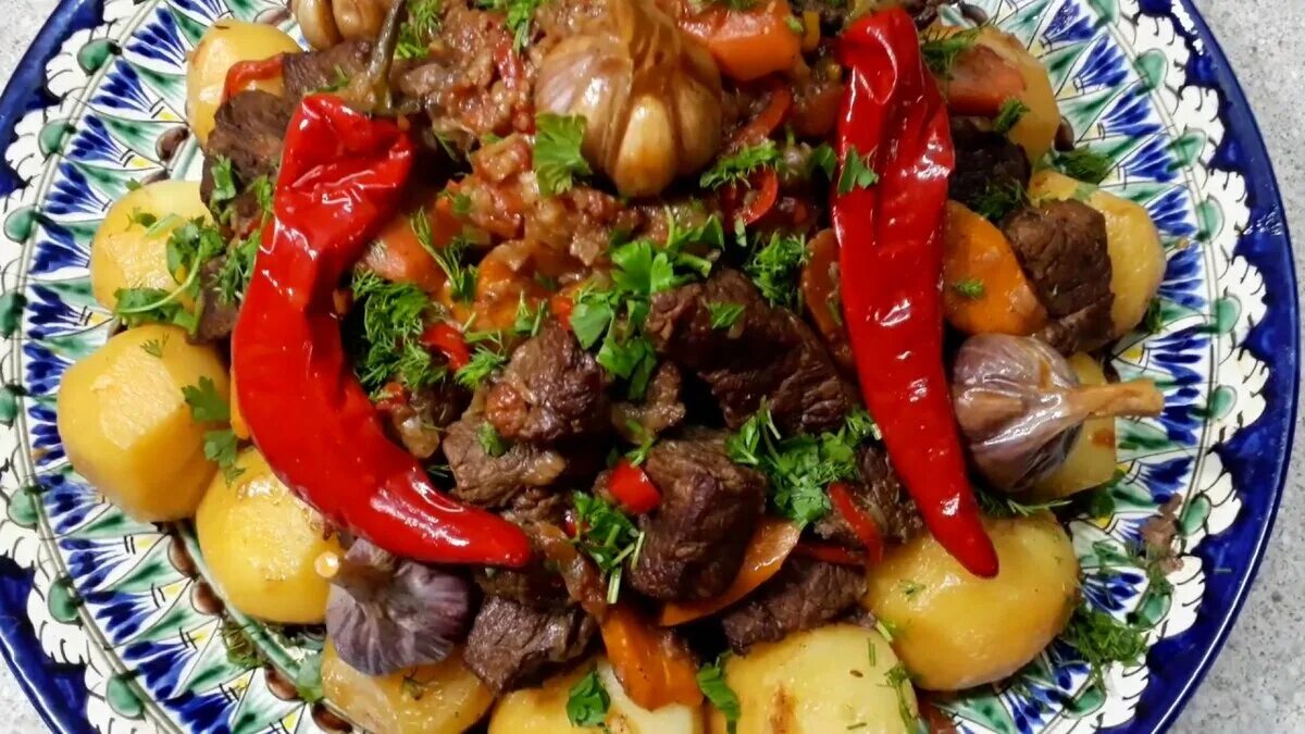 Рецепты мужской кухни: басма, или тушеное в казанке мясо с овощами Еда, Овощи, Н
