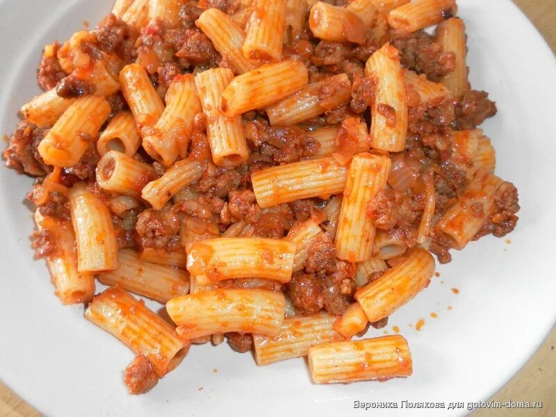 Фарш с морковью и луком. Фарш обжаренный с овощами. Рис с фаршем на сковороде. Рис с фаршем. Обжаренный фарш с луком и морковью.