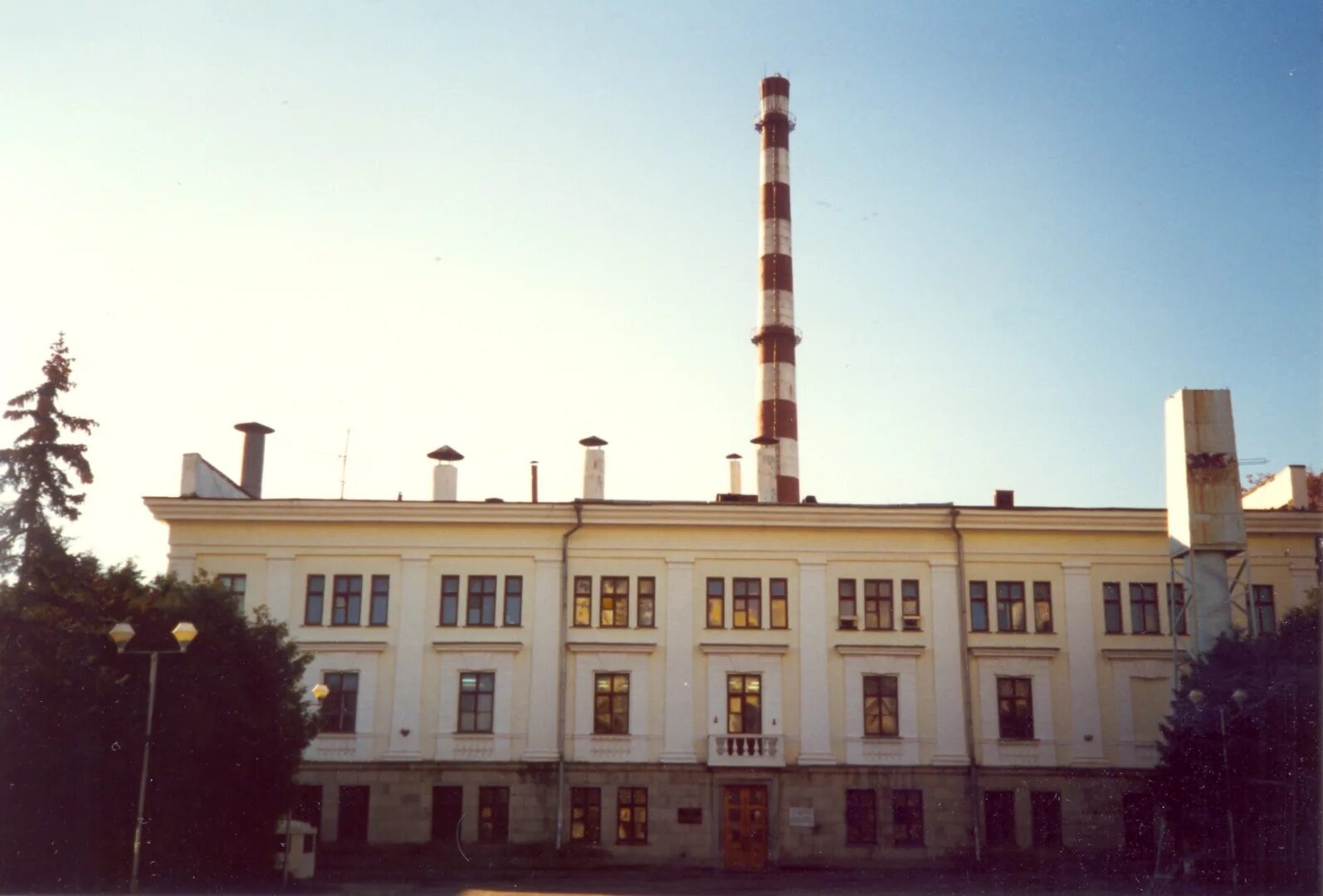 Первая атомная электростанция в каком городе. Обнинская АЭС Обнинск. Первая в мире атомная электростанция в Обнинске. Обнинская АЭС 1954. Обнинская атомная станция.