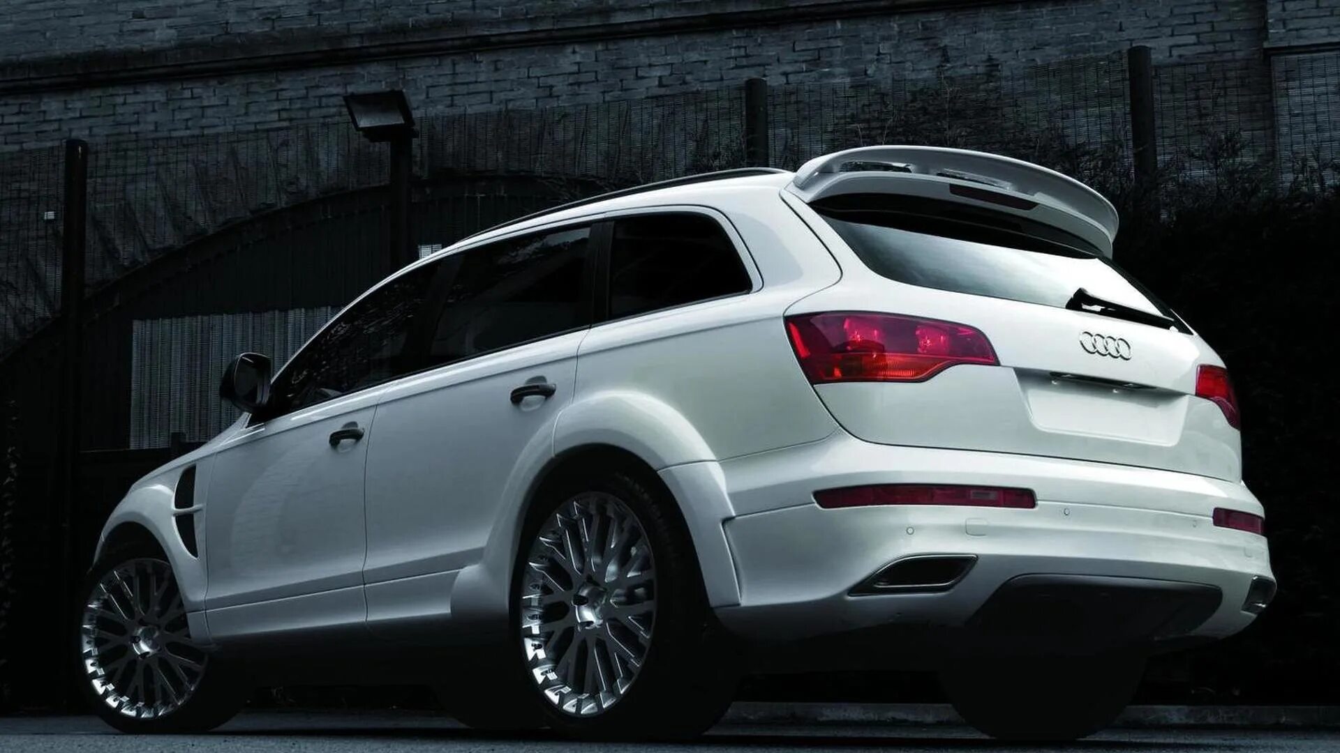 Тюнинг ауди ку7. Обвес на ауди ку 7 v12. Audi q7 hofele. Audi q7 2008. Тюнинг ауди ку7.