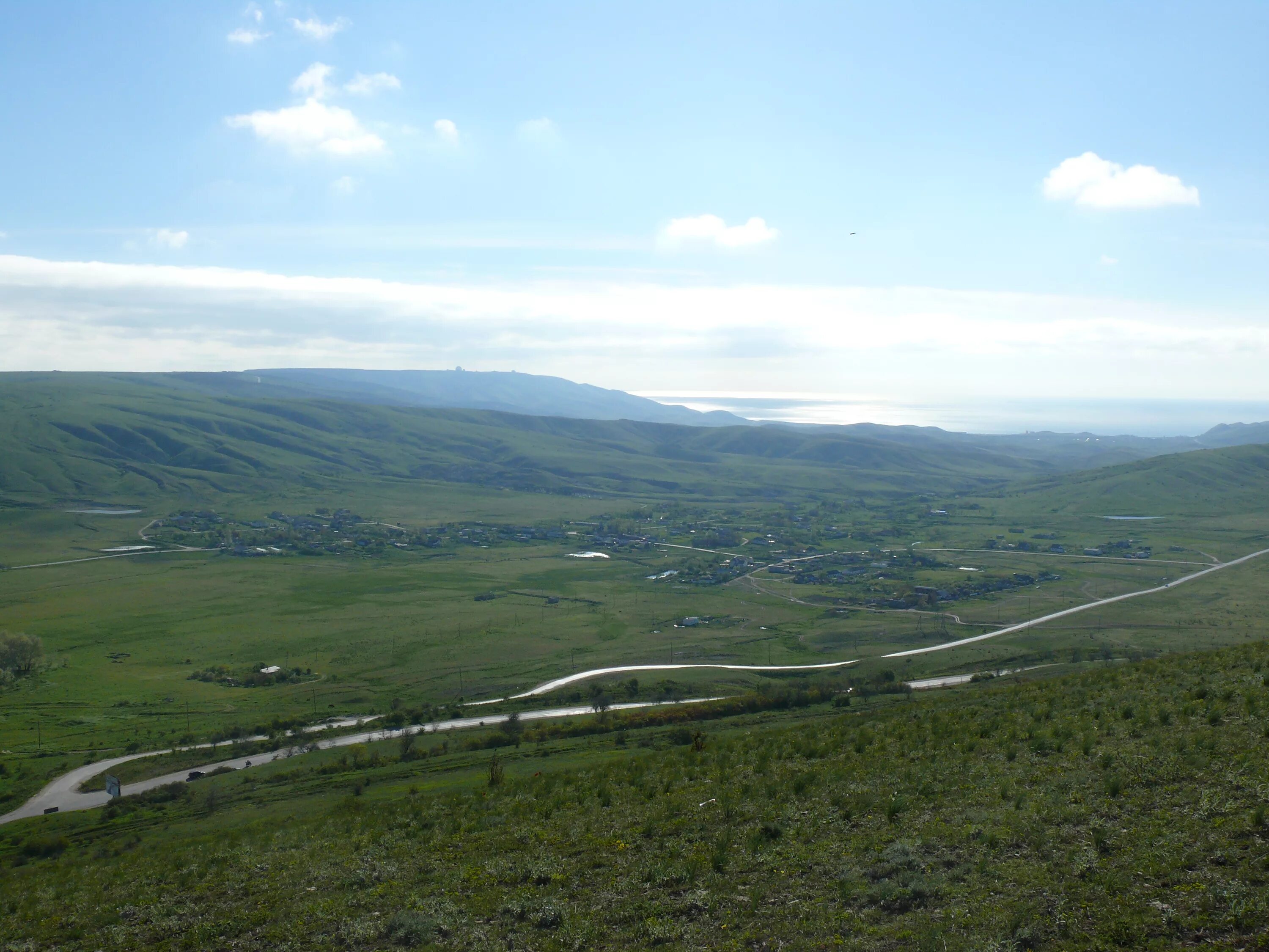 Погода село южное. Село Южное Крым. Село Южное Крым Феодосия. Султановка Крым. Гора Султановка Крым.