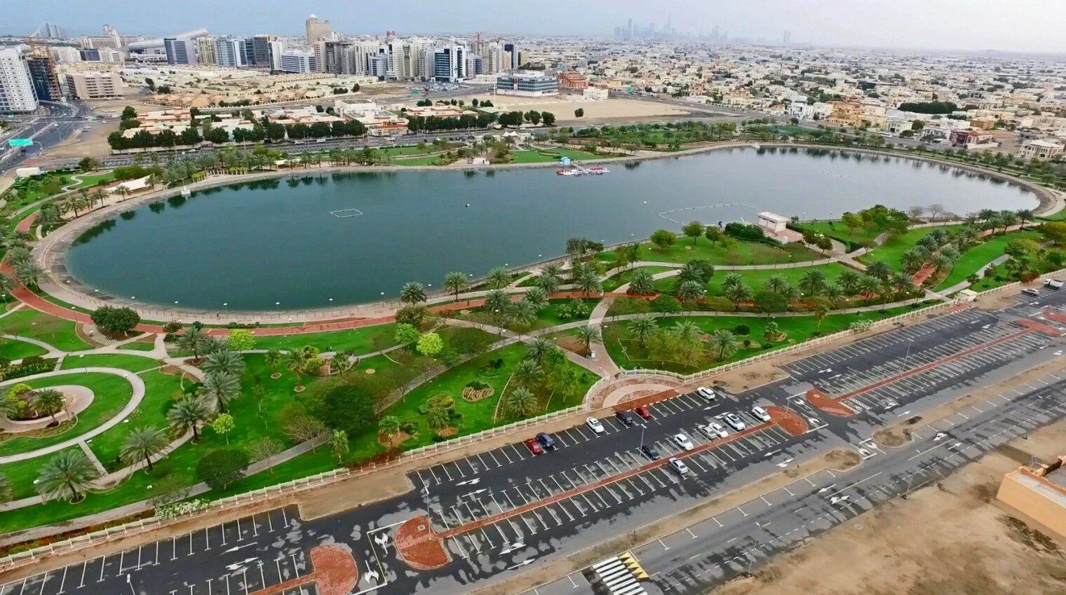 Аль куз. Парк аль-барша. barsha pond park. эль барша в дубае. al nahda pond park.