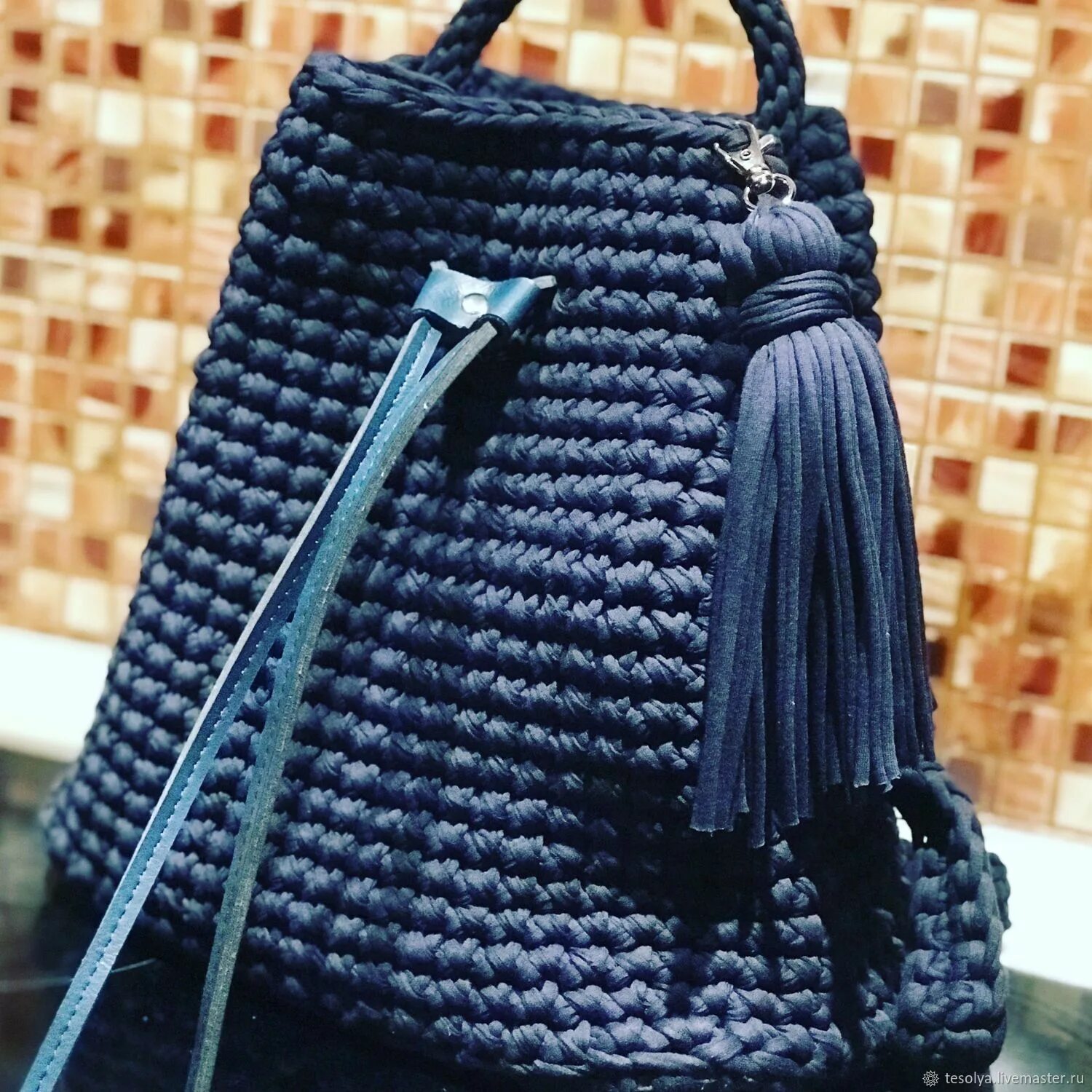 Вязаная сумка торба крючком из трикотажной пряжи. Сумка торба 2023. Сумка торба из трикотажной пряжи крючком мастер класс. Сумка торба из трикотажной пряжи. Сумка торба 2021.