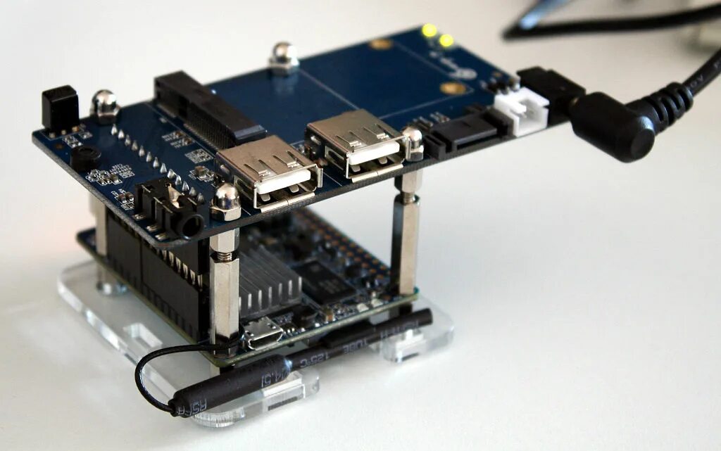 Orange pi питание. Orange Pi SSD. Orange Pi r1 USB. Orange Pi 3 nas. 2 HDD Orange Pi.