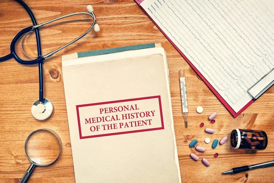 Анамнез латынь. Personal Medical History. Medical History of a Patient. Папки для историй болезни. Стол врача картинки.