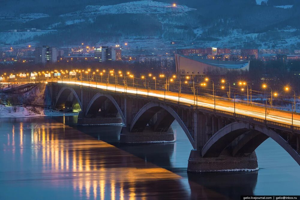 Красноярск википедия. Коммунальный мост Красноярск зимой. Енисей город Красноярск. Красноярск река Енисей зимой. Енисей зимой в Красноярске.