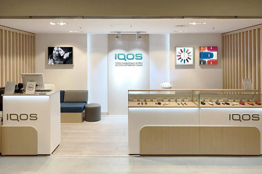 Iqos uzb zaqaz. Островок IQOS Store. Корнер айкос. IQOS Колибри. Бутик IQOS Атриум.