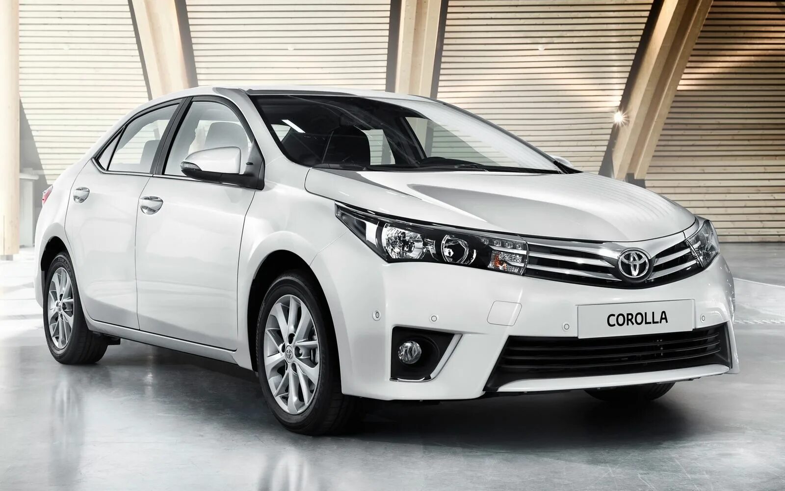 Новые выпуски тойот. Toyota Corolla 2015. Toyota Corolla 2014. Тойота Королла 2013. Toyota Corolla 2013-2016.