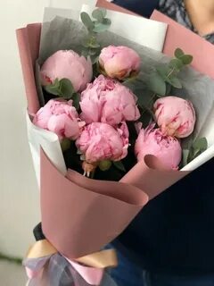 Дарю букет пионов