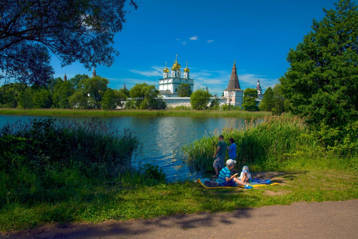 Подмосковная жизнь