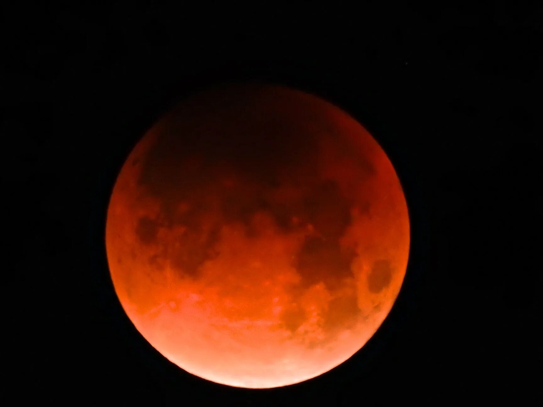 Когда будет кровавая луна 2024 года. Затмение кровавой Луны 2023. Кровавая Луна 2022. Кровавая Луна ременант 2. Лунное затмение красная Луна.