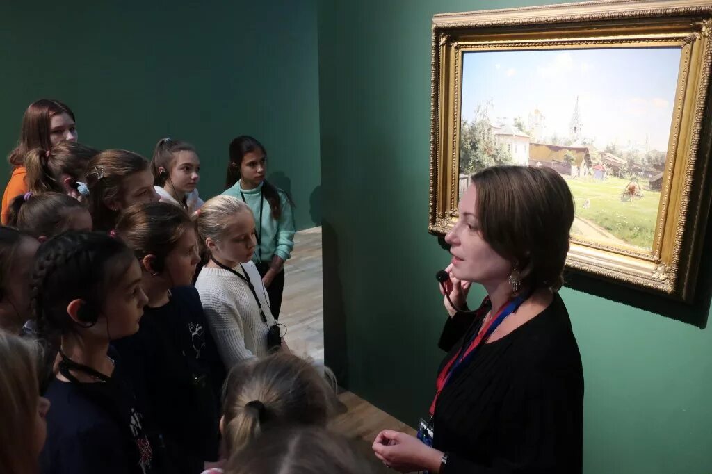 Е. Искусствовед организующий выставку. Искусствовед организующий выставку. Искусствовед эстетика. Яхонтова любовь аркадьевна.