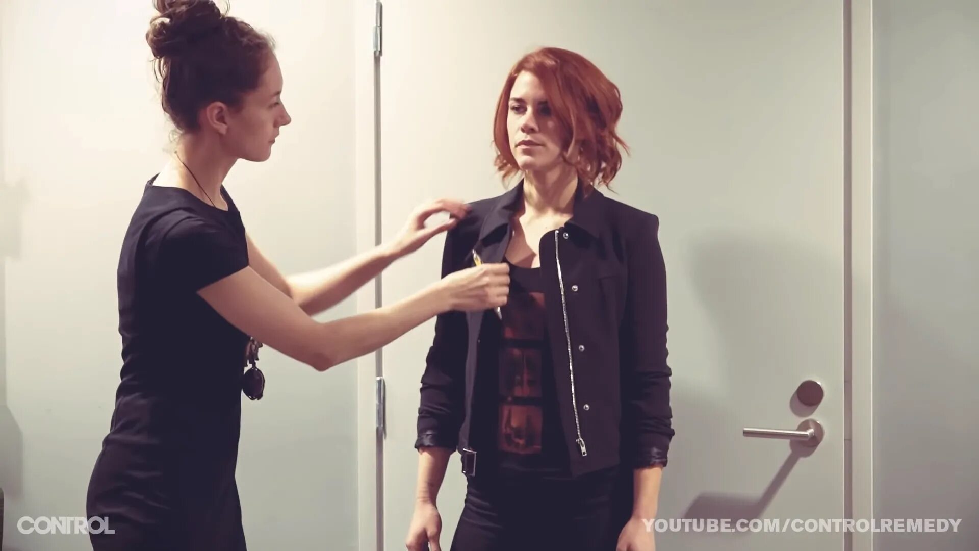 Джесси фейден кортни хоуп. Джесси фейден директор. Кортни хоуп control. Джесси фейден контроль 18. Кортни хоуп и сэм лейк.