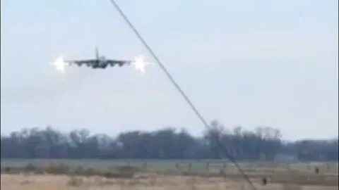 Самолеты на военном аэродроме морозовск