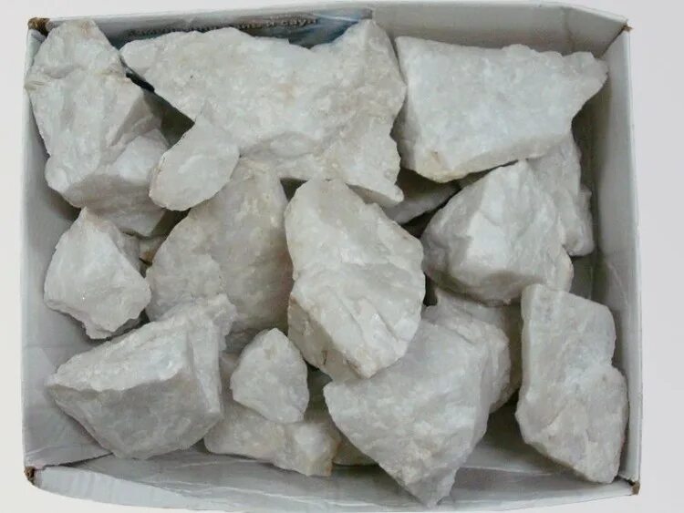 Камень кварц 20кг колотый. Белый кварц камень. Белый кварцит камень. Камни для бани белый кварц.