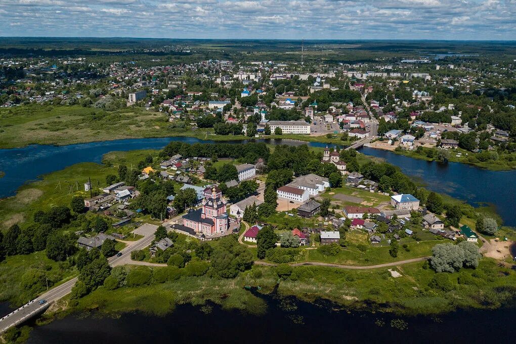 Тверская область города. Г.Торопец Тверской области. Торопец город. Город Торопец Тверской области достопримечательности. Красный остров Торопец.