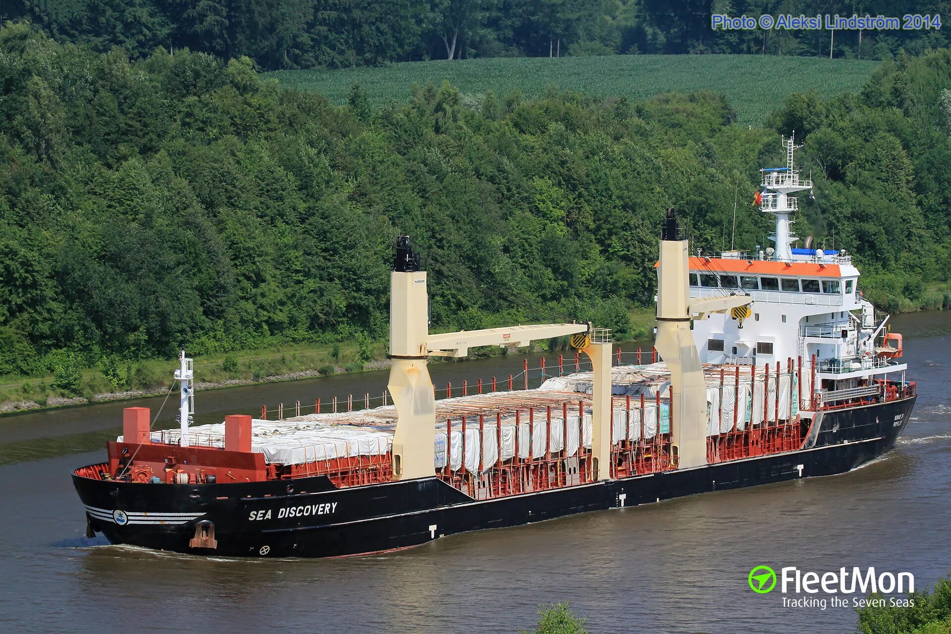 Где находится судно сергея бочкарева. Sea discovery судно. судно kdd. fspo судно discovery. htc discovery судно.