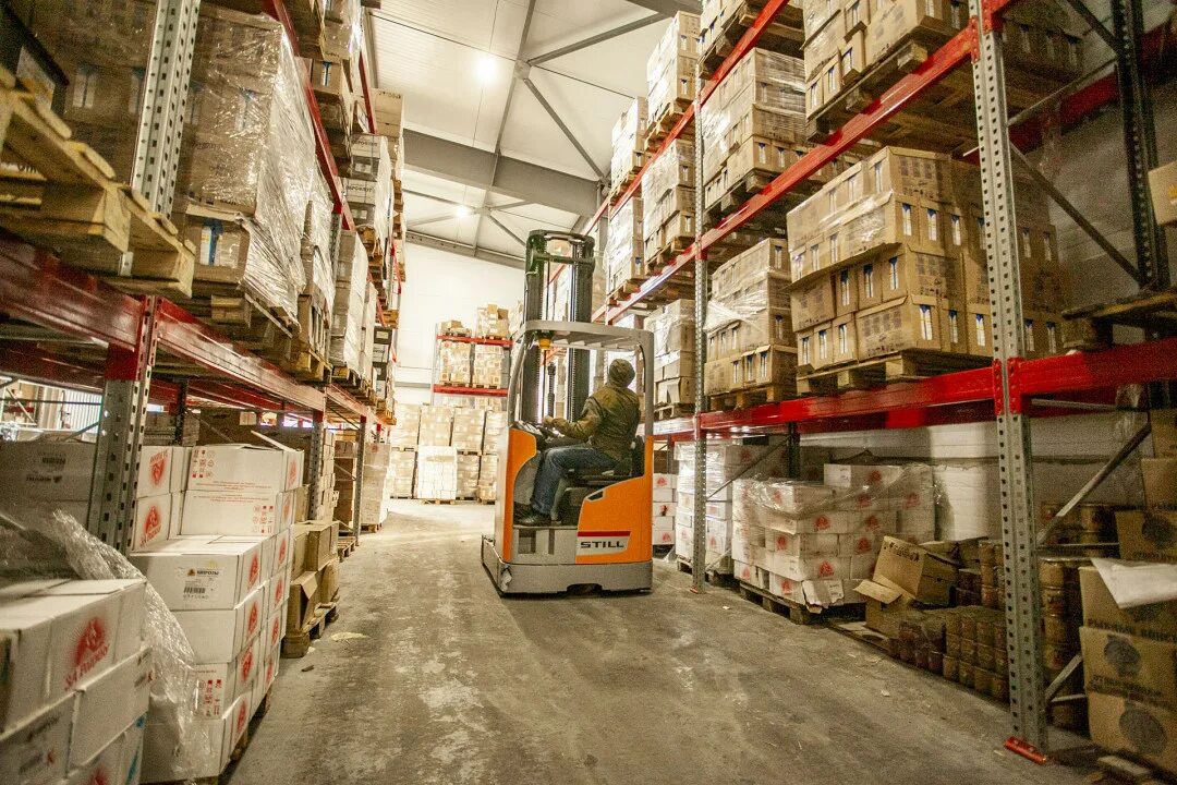 Закупка материалов для строительства. Запасы на складе. Закупщик строительных материалов. Помощь в закупках. Строительные материалы презентация.