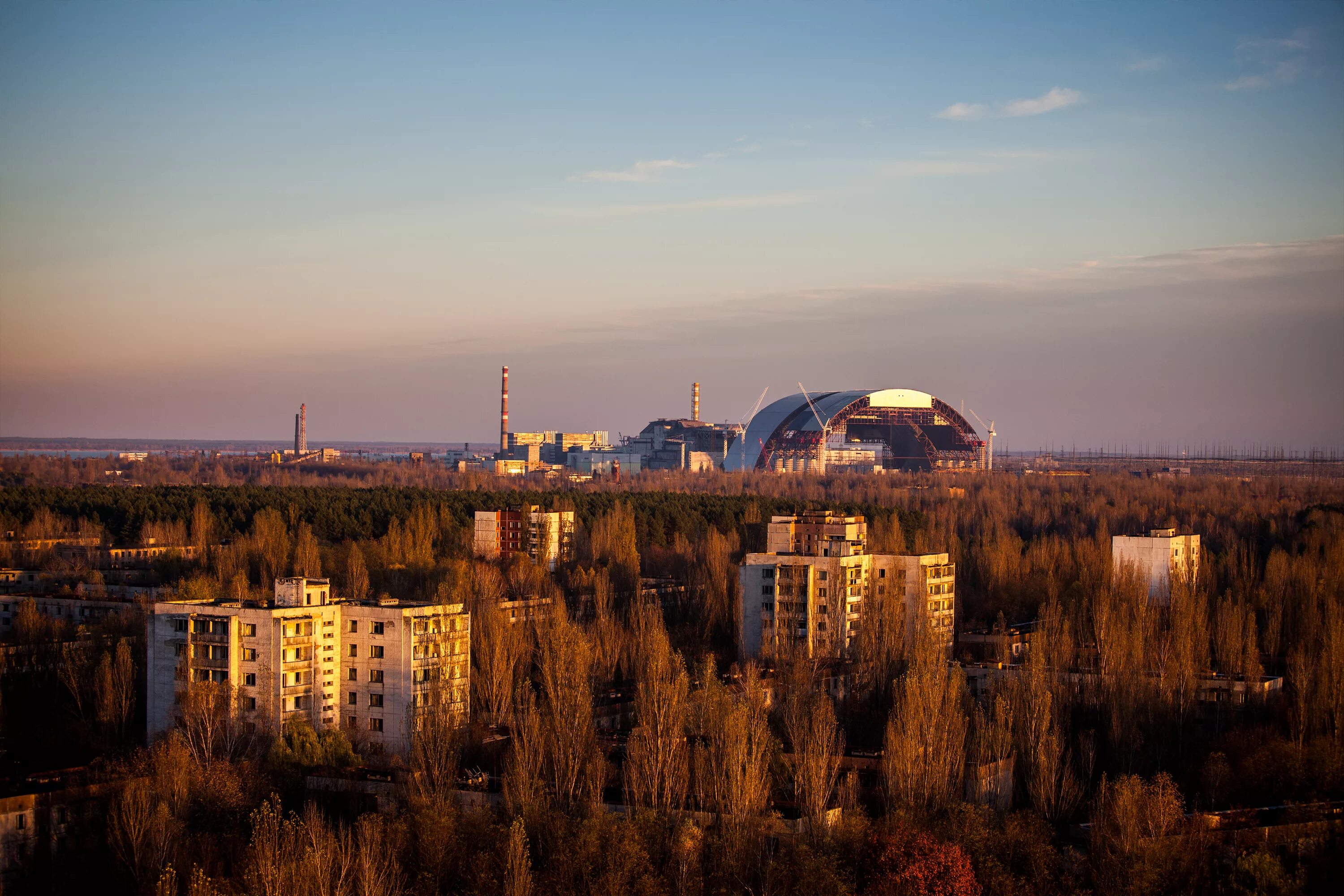 Chernobyl zone. Чернобыль (город). Припять ЧАЭС. Зона отчуждения город Припять. Припять панорама АЭС.