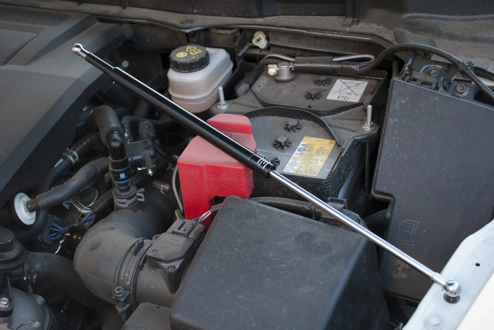 Mazda cx 7 аккумулятор. 3 турбо акб. 3. Акб мазда сх-7. Аккумулятор мазда сх 7 аккумулятор.