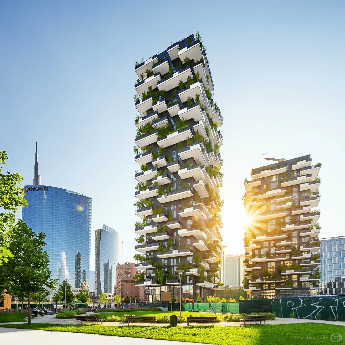 Вертикальные объекты. Миланский небоскреб Bosco verticale. Bosco verticale (вертикальный лес), Милан, Италия.. ЖК «вертикальный лес» (Милан, Италия). Небоскрёбы Bosco verticale в Италии.