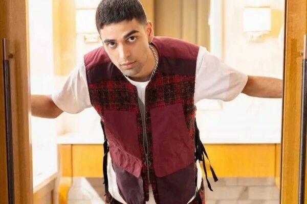 Shah rukh khan. Jubin shah фото. Риш шах. Риш шах. Этонхужаев шах.