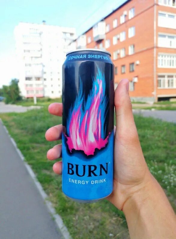 бёрн энергетик лимон. Burn энерджи дринк. синий берн какой вкус сочная энергия. бёрн энергетик синий. бёрн энергетик синий.