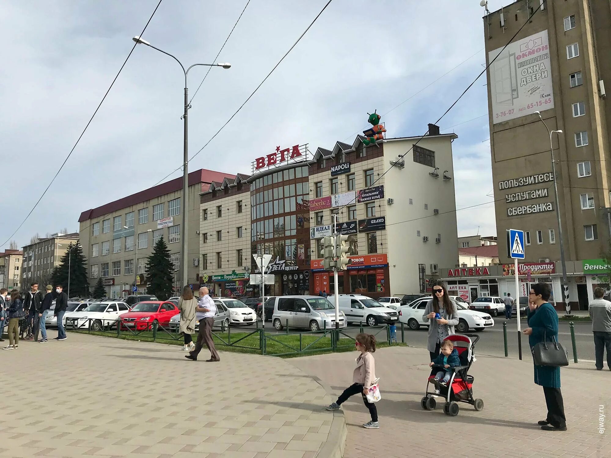 Через черкесск. Черкесск центр города. первомайская 48 черкесск. центральная площадь черкесск. улица ленина черкесск.