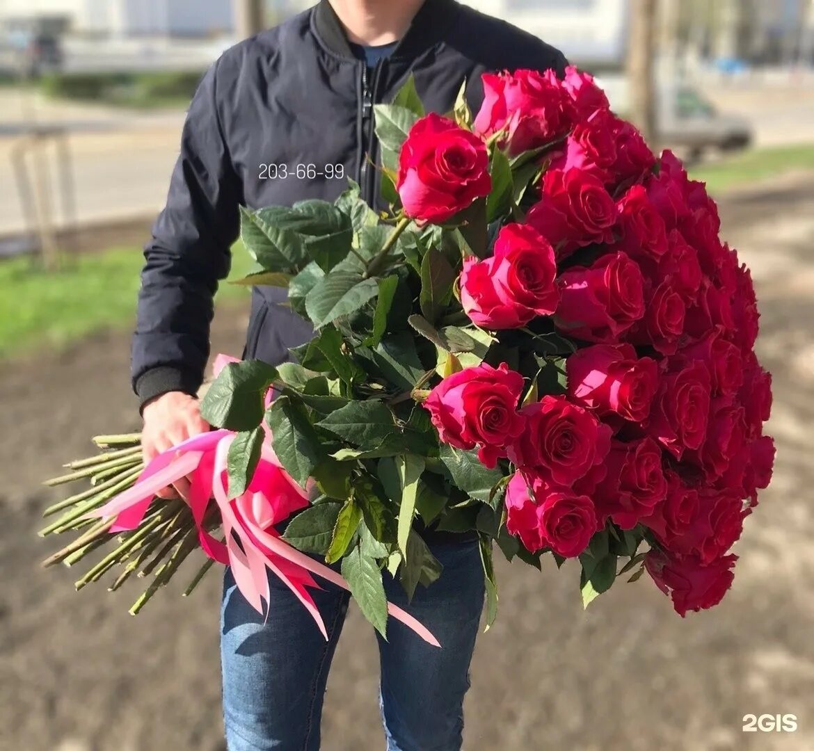 Дарят ли девушкам цветы на новый год