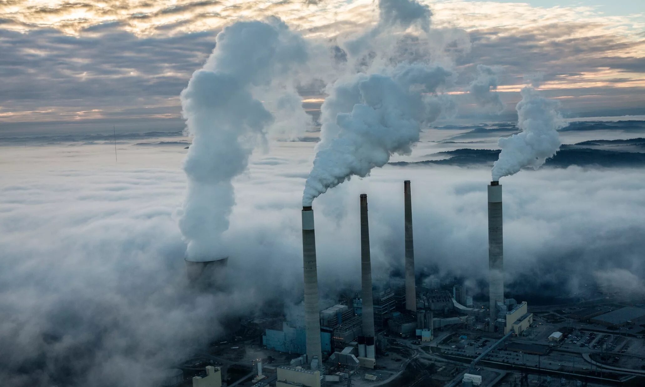 Burning fossil. Fossil fuels of cars air pollution. Fossil fuels car. Burning fossil. Сжигание ископаемого топлива.