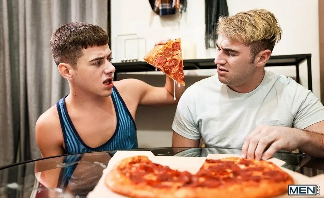 Joey mills felix fox. Джоуи миллс men. archie and joey mills. joey mills 2025. феликс фокс и джо миллс.