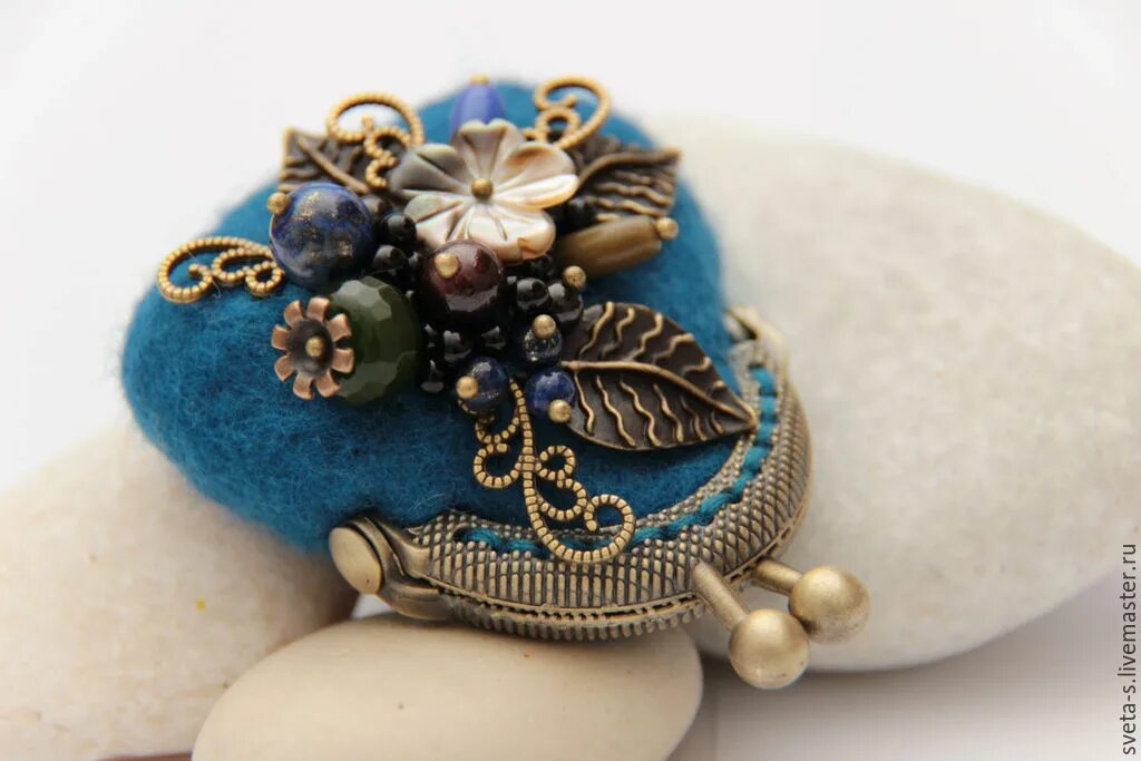 Сердце из того что было. Брошь бисер Beaded jewelry, Beaded brooch, Jewelry craf