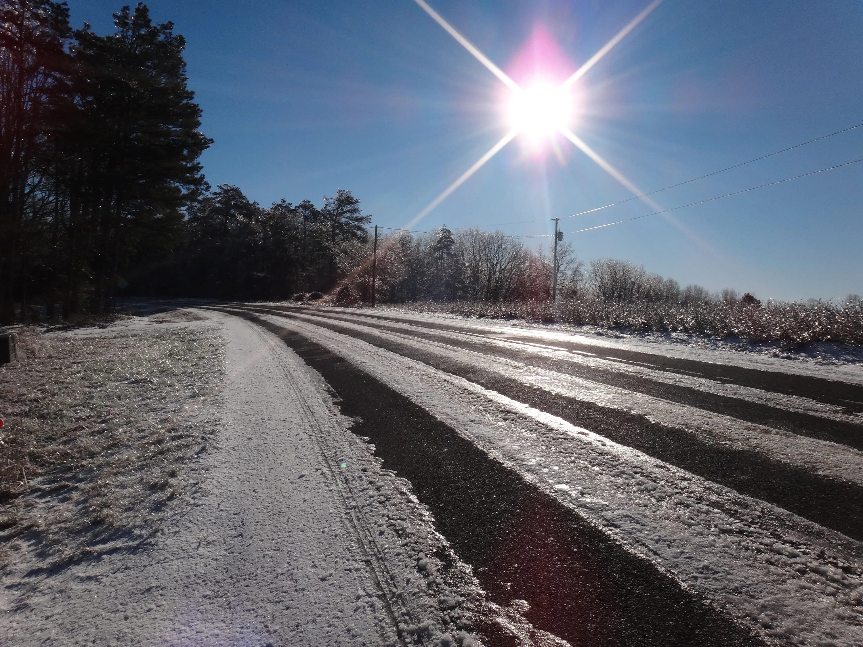 Снег весной на дороге. Весенняя дорога. Весне дорогу!. Зимняя дорога. Солнце на дороге.