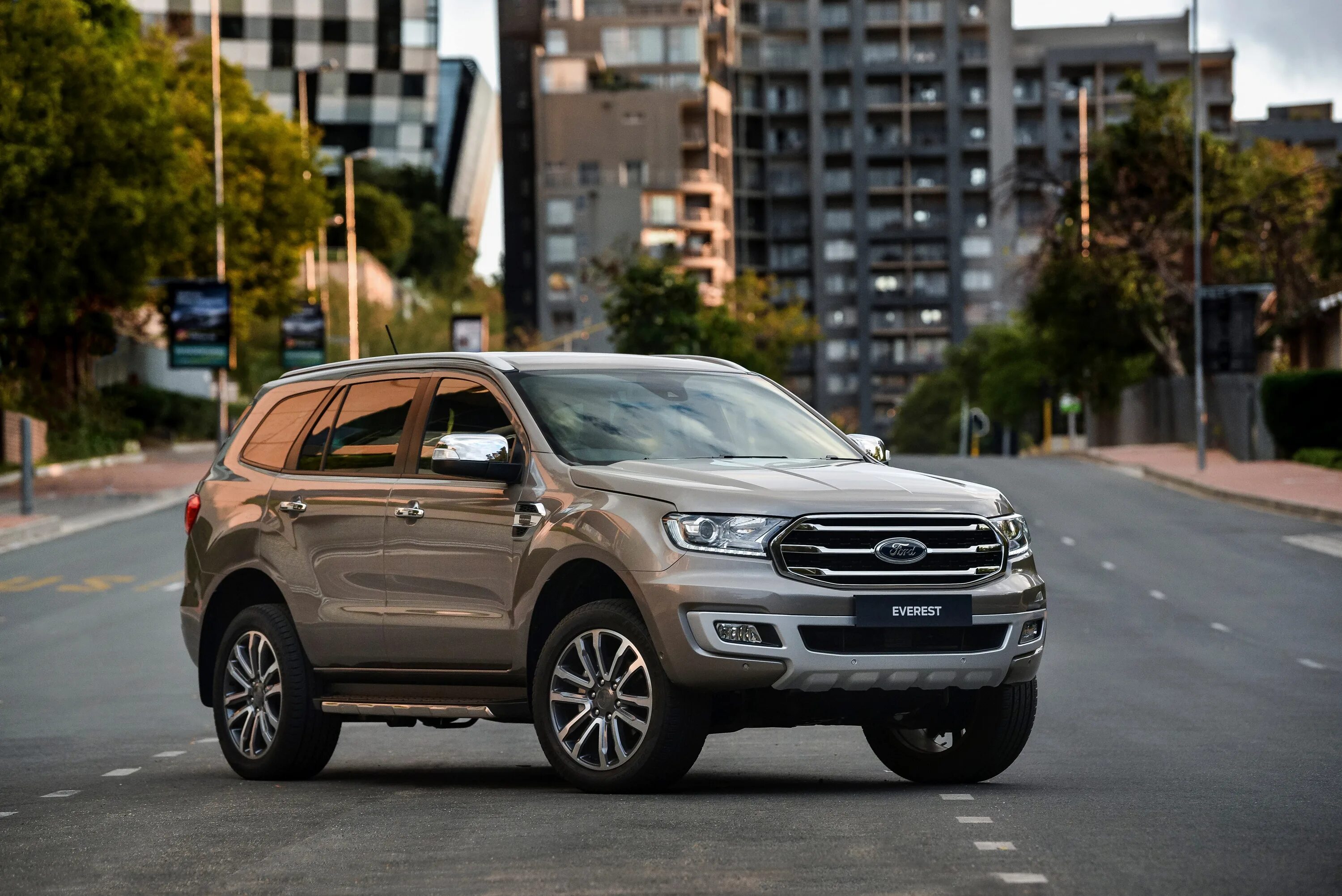 Эверест авто. Форд Эверест. Ford Everest 2019. Ford Everest 2013. Обои Ford Everest.