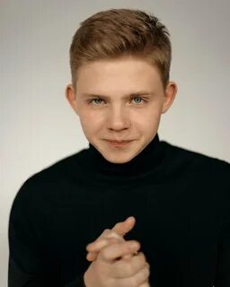 Блоггер актер