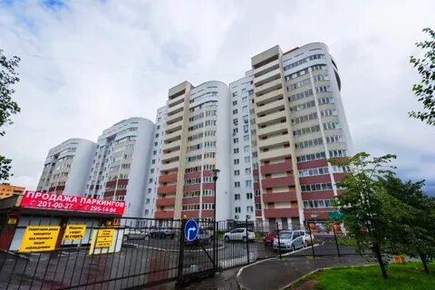 Космонавтов 32