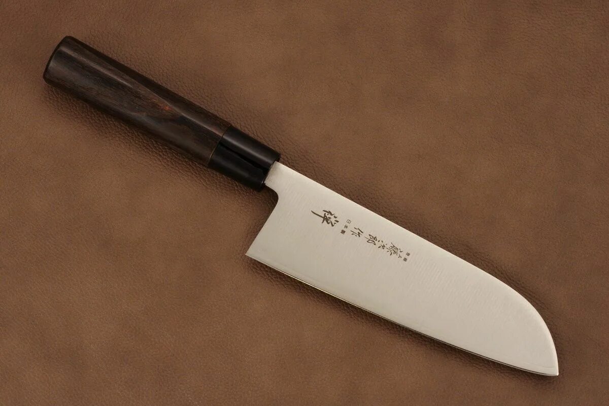 Тоджиро сантоку. Ножи Tojiro Zen. Японский кухонный нож сантоку. Ножи японские кухонные Tojiro.