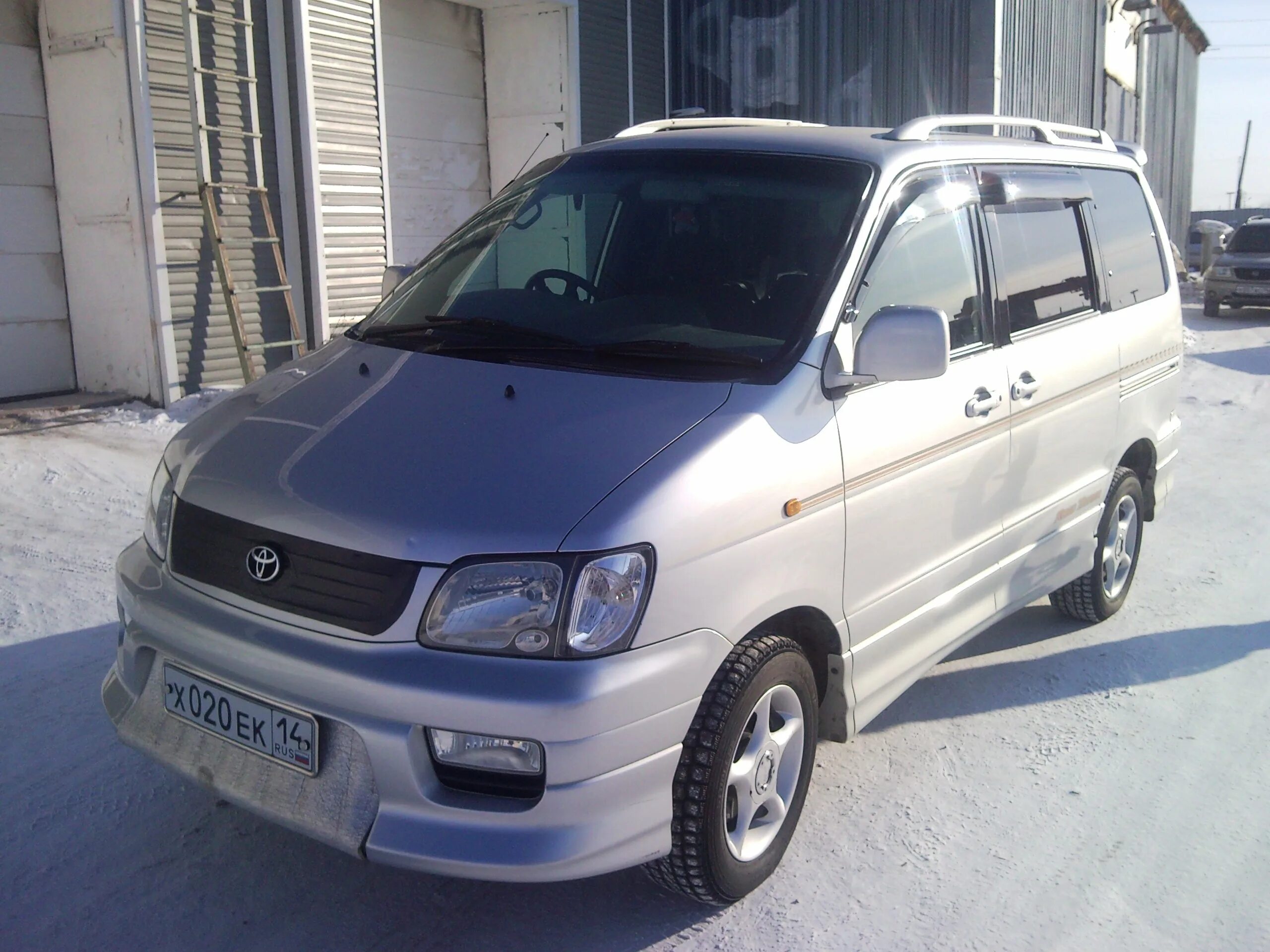 Тойота лит айс 1995. Тойота айс Ноах. Toyota LITEACE Noah. Тойота лит айс Ноах.