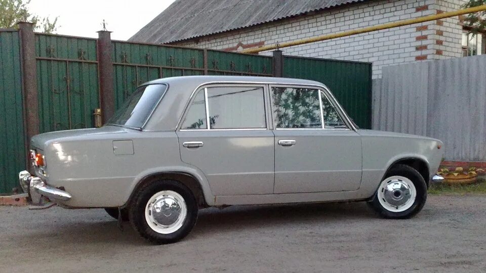 Ваз 2101 серый 671. Краска "vika" 671 светло-серая. Mobihel светло-серая 671. Ваз 2108 белого цвета. Краска mobihel 427.