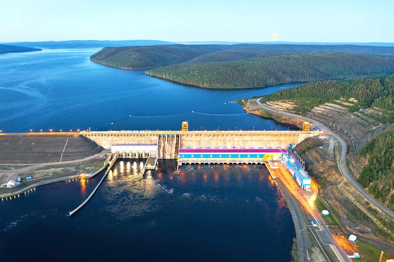 Ангара водохранилище. Плотина богучанской гэс. богучанской гэс на реке ангара. богучанская гэс город кодинск. водохранилище богучанской гэс.