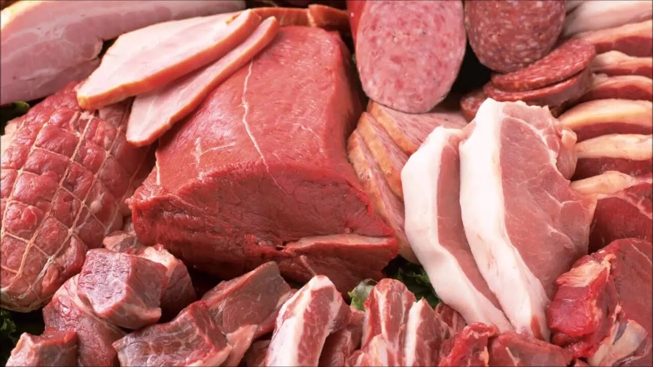 Мясо. Говядина свинина баранина. Свежее мясо.