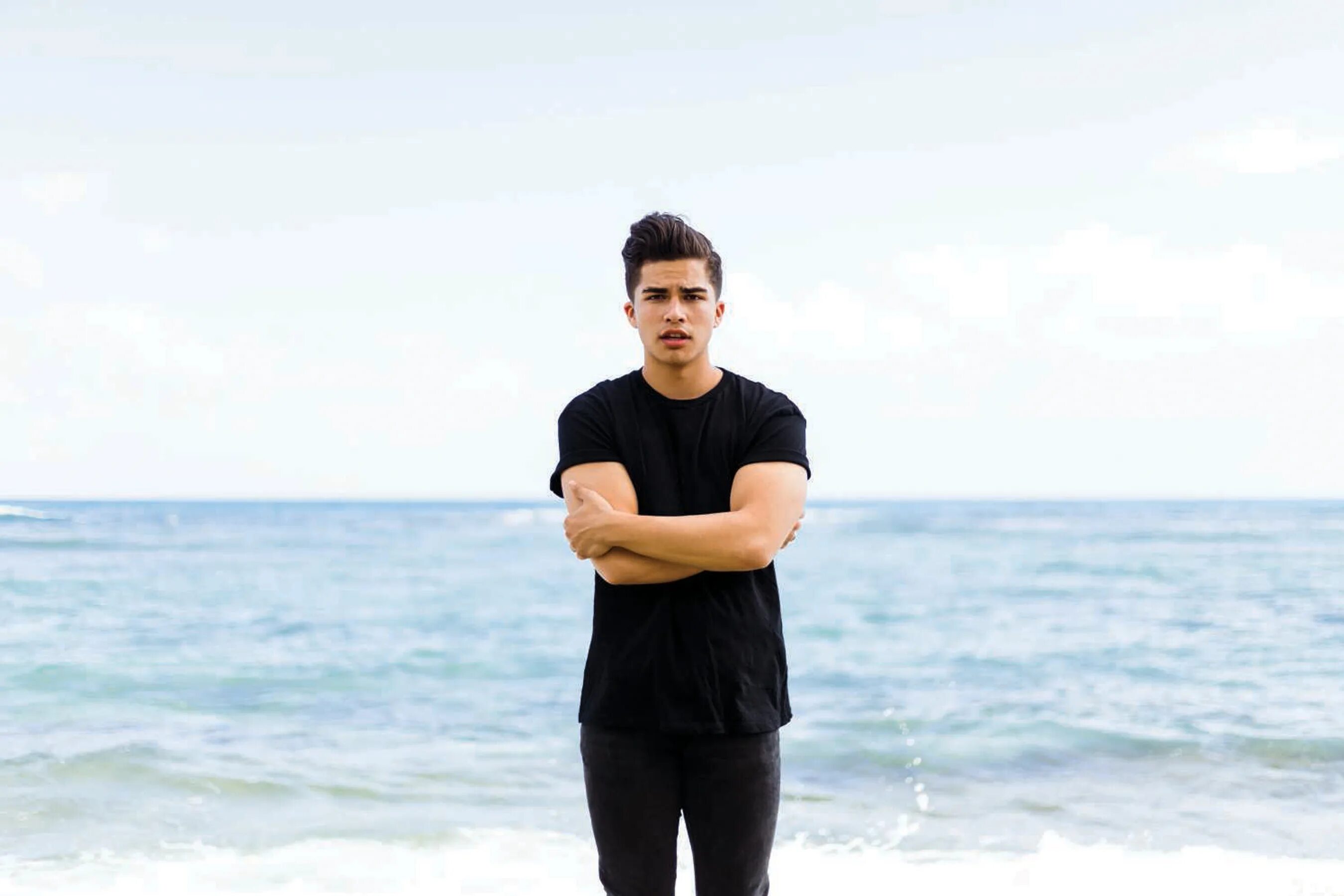 Alex Aiono. Alex Aiono торс. Алекс Айоно рост. Alex Aiono биография.