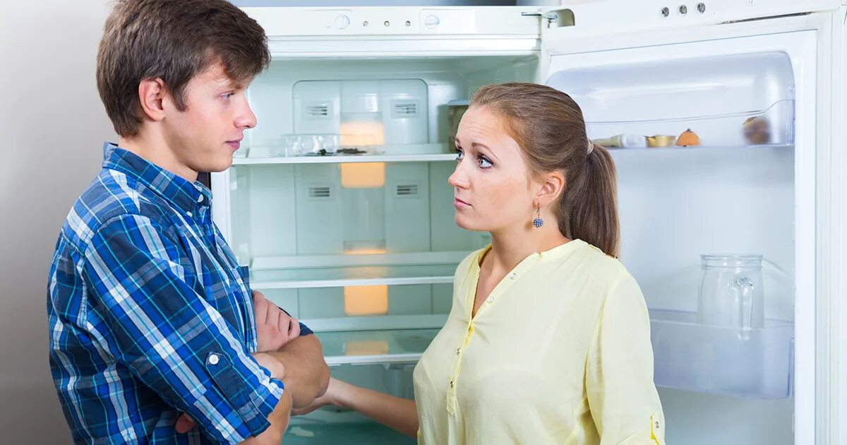 Куда делись холодильники. Холодильник прикол. Холодильник крупным планом. Куда делись холодильники. Куда делись холодильники.