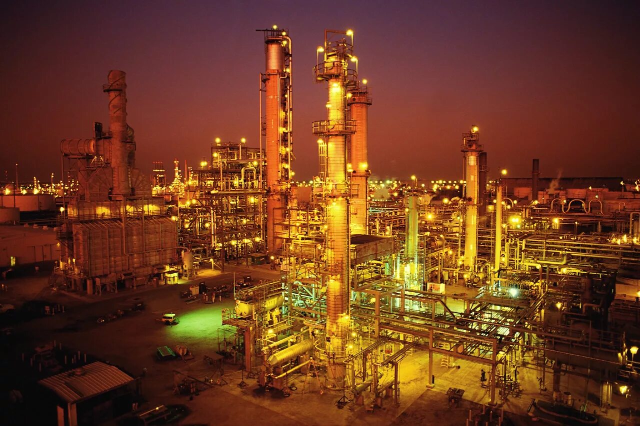 Газ сталь нефть. Юго Восточная Азия нефтехимия. Лагос нефтеперерабатывающий завод. Нефтепереработка Латинской Америки. Нефтепереработка Великобритания.