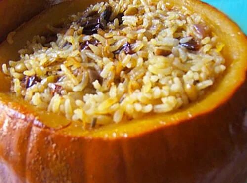 тыква с рисом в духовке. фаршированная тыква с рисом. тыква рис мясо. тыква рис мясо. тыква в духовке целиком фаршированная.