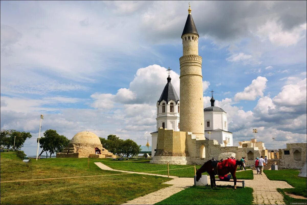 Включи булгара. Великий Булгар Татарстан. Соборная мечеть Болгар. Древний город Булгар Казань Соборная мечеть. Казань Великий Болгар минарет.