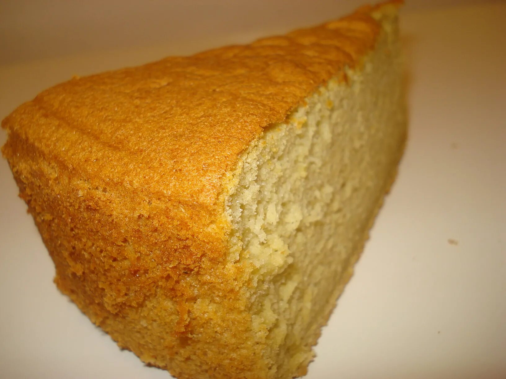Бисквит на форму 26. Апельсиновый шифоновый бисквит. Шафрановый бисквит. Шифоновый бисквит для торта.